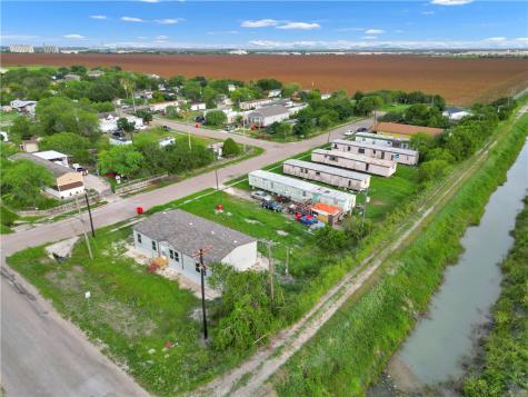 1011 John Wayne Drive Robstown TX 78380