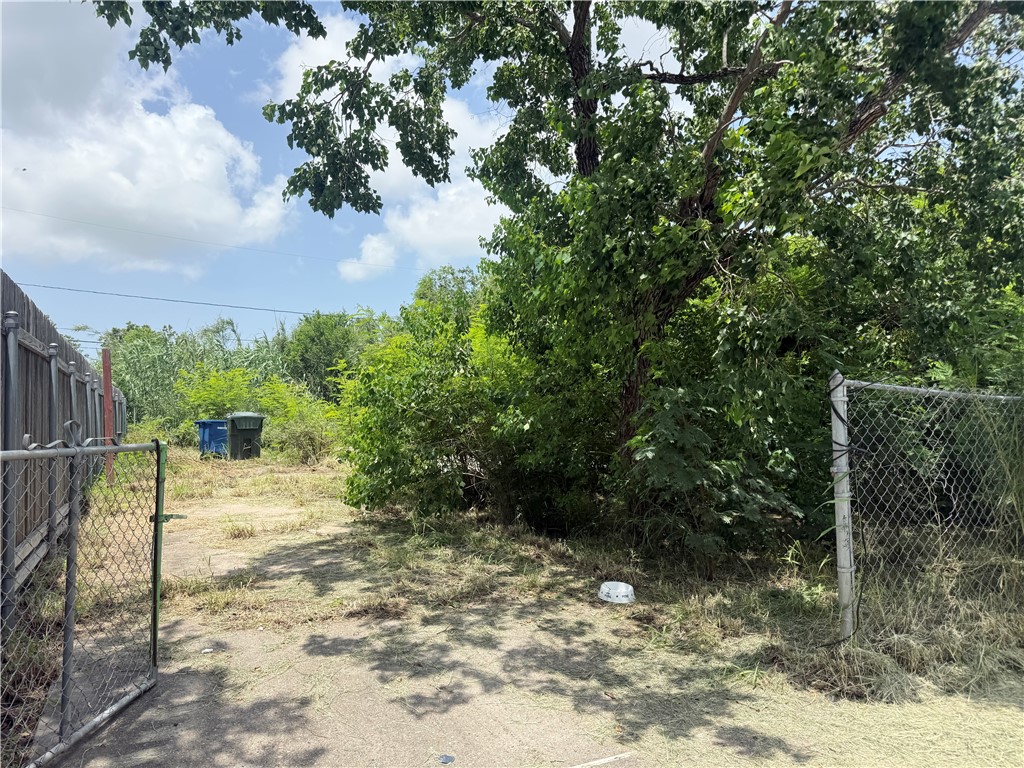 2542 Montgomery Street Corpus Christi TX 78405