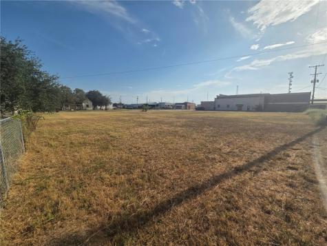 222 E Lott Avenue Kingsville TX 78363
