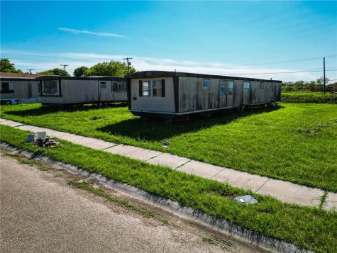 1007 John Wayne Drive Robstown TX 78380