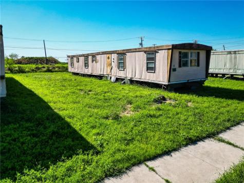 1007 John Wayne Drive Robstown TX 78380