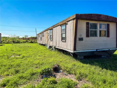 1007 John Wayne Drive Robstown TX 78380