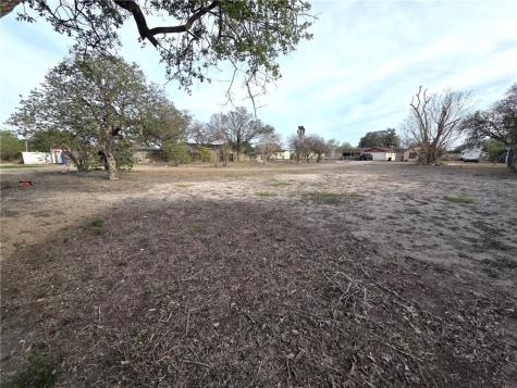 1240 E Yoakum Avenue Kingsville TX 78363