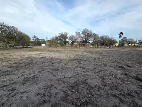 1240 E Yoakum Avenue Kingsville TX 78363