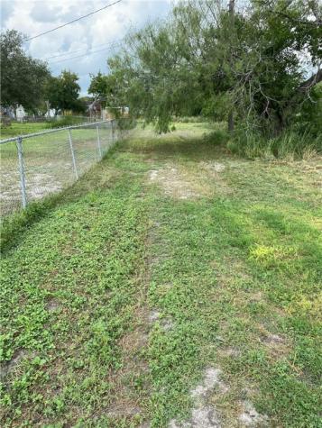 806 W 3rd Street W Bishop TX 78343