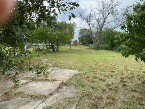 806 W 3rd Street W Bishop TX 78343