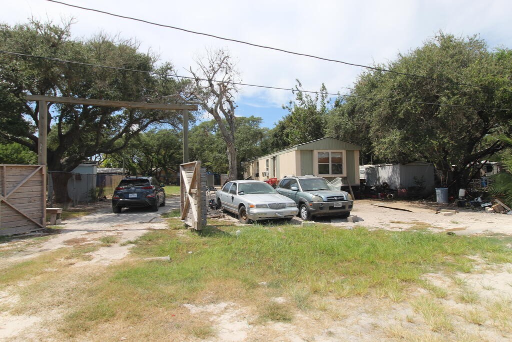 625 S Kossuth Rockport TX 78382