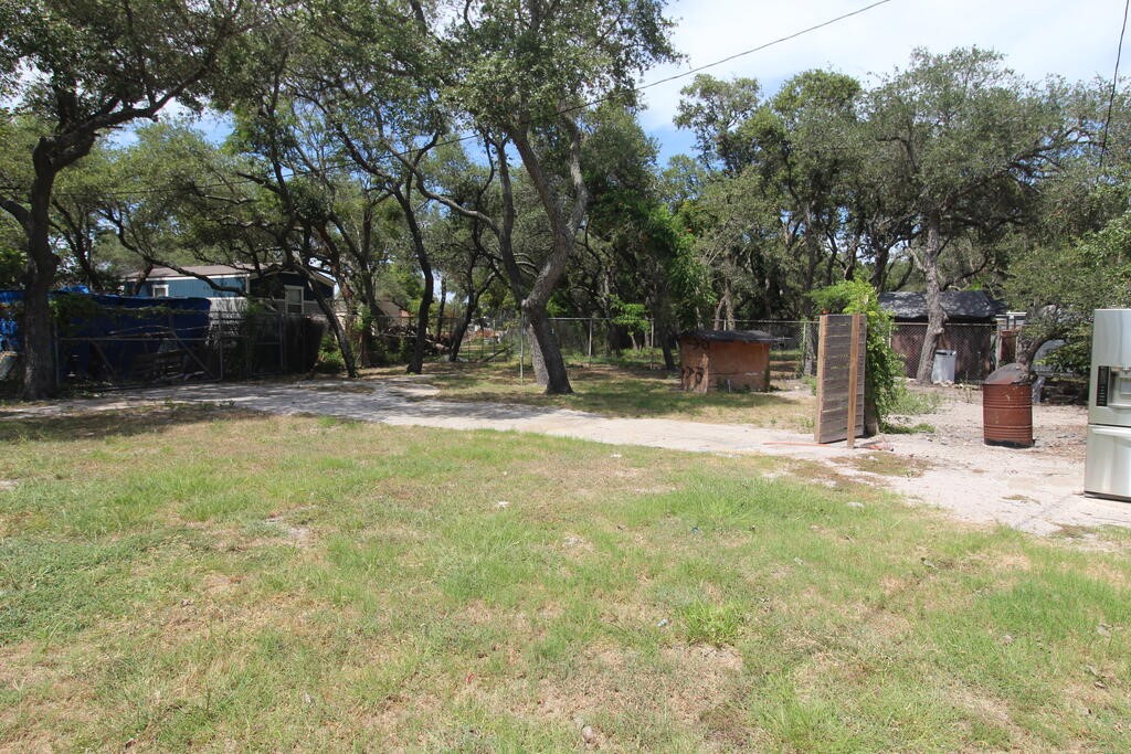 625 S Kossuth Rockport TX 78382