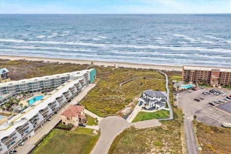 102 Mariners Drive Port Aransas TX 78373