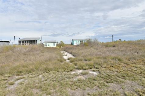 424-425 Forest Oak Lane Rockport TX 78382