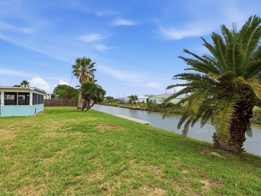 217 W Pompano Rockport TX 78382