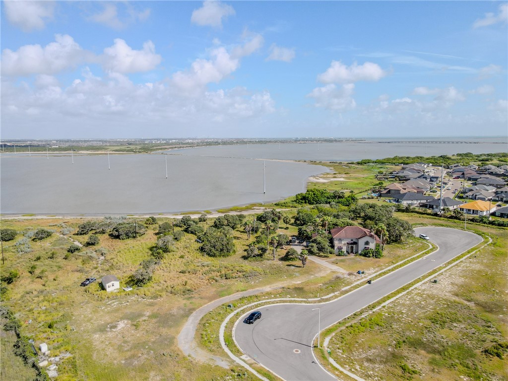 2305 Lords Of The Bay Court Corpus Christi TX 78418