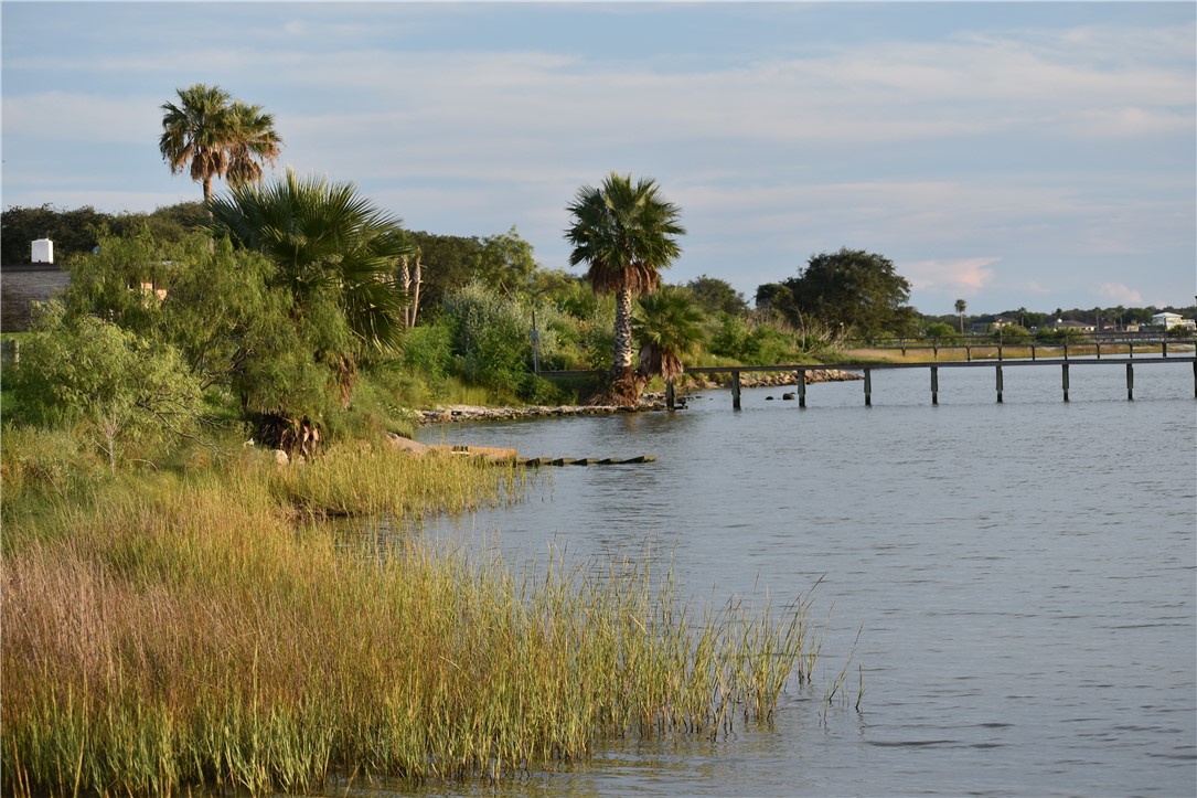 102 Redfish Point Drive Rockport TX 78382