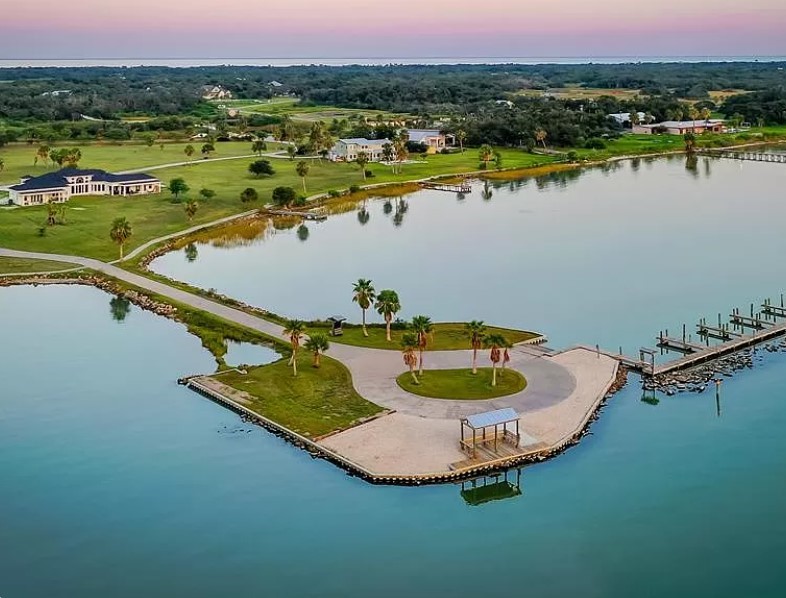 102 Redfish Point Drive Rockport TX 78382
