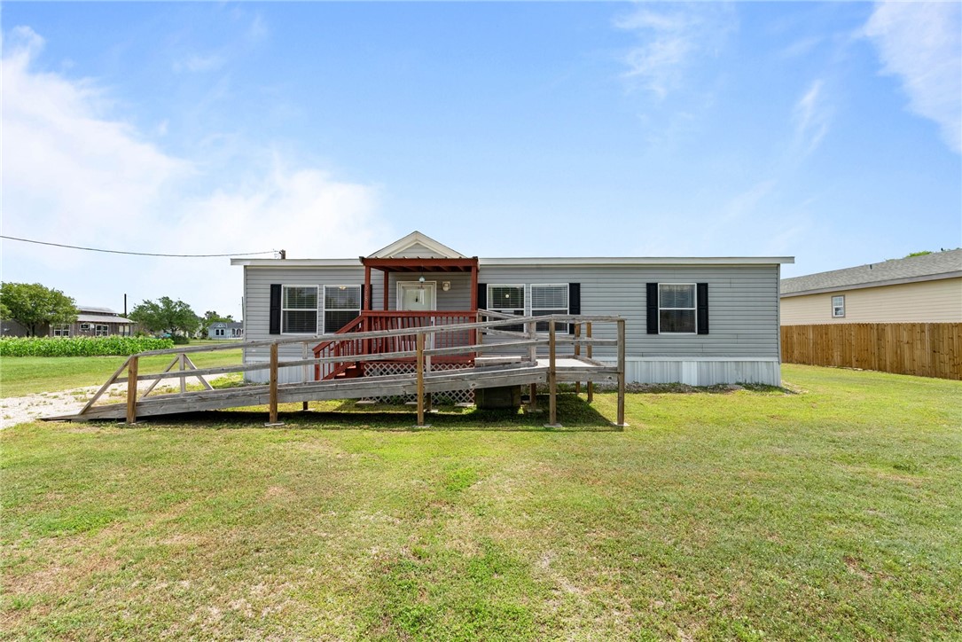 518 3rd Street Bayside TX 78340