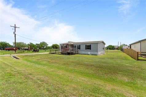 518 3rd Street Bayside TX 78340