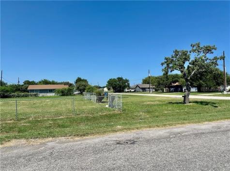 2713 El Paso Avenue Ingleside TX 78362