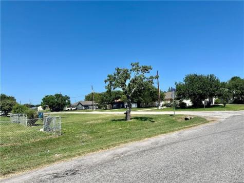 2713 El Paso Avenue Ingleside TX 78362