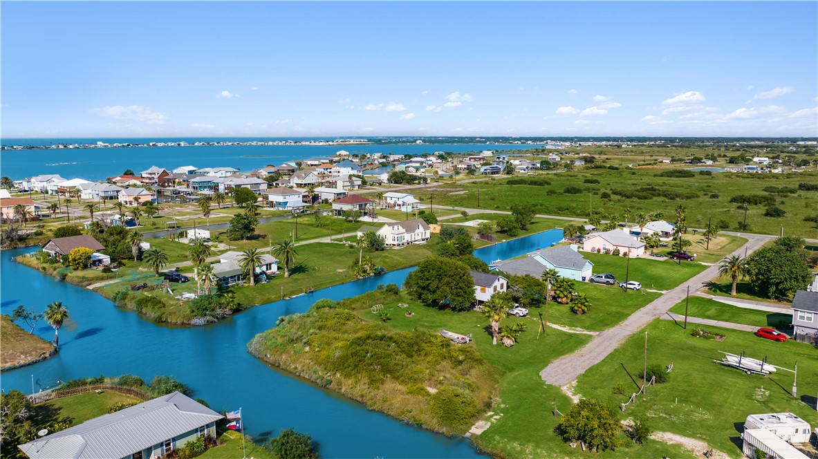 300 E Pompano Rockport TX 78382