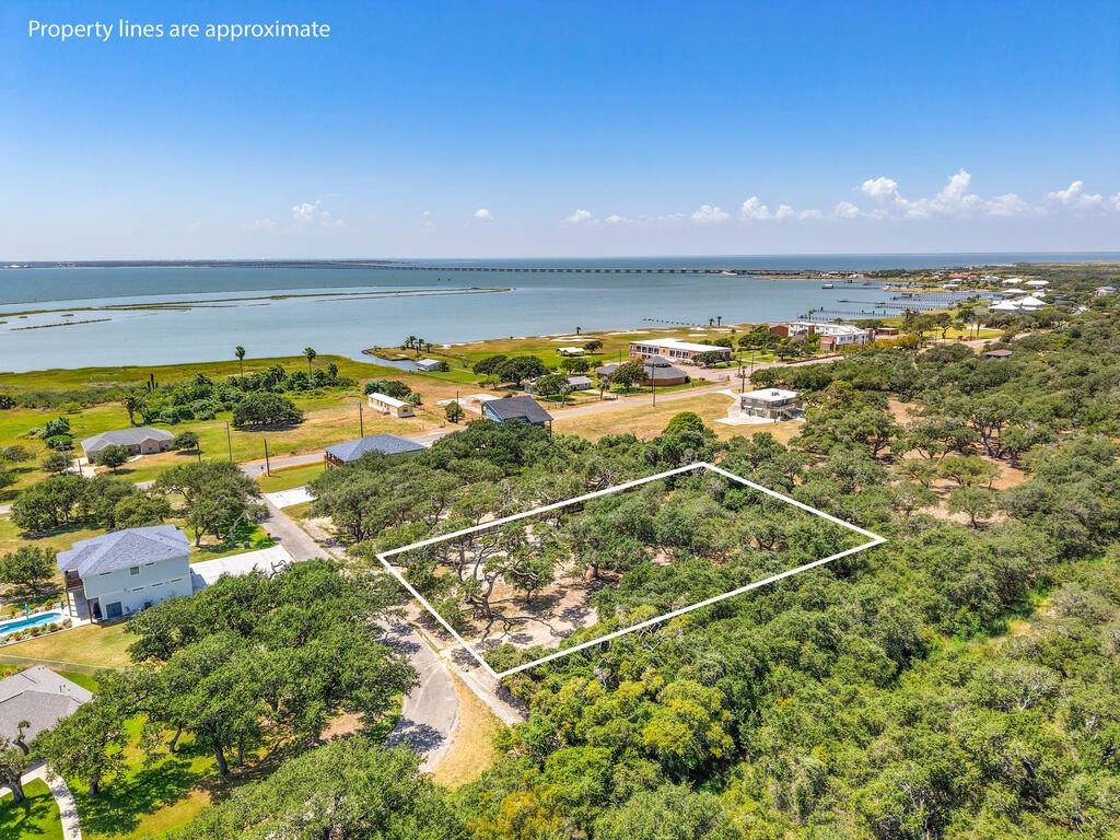 40 Magnolia Street Rockport TX 78382