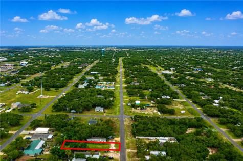 512 S Doughty Street Rockport TX 78382