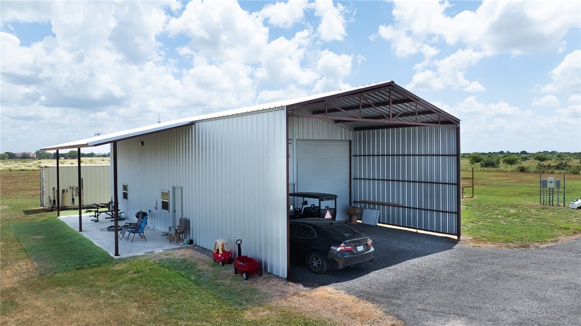 266 County Road 384 George West TX 78022