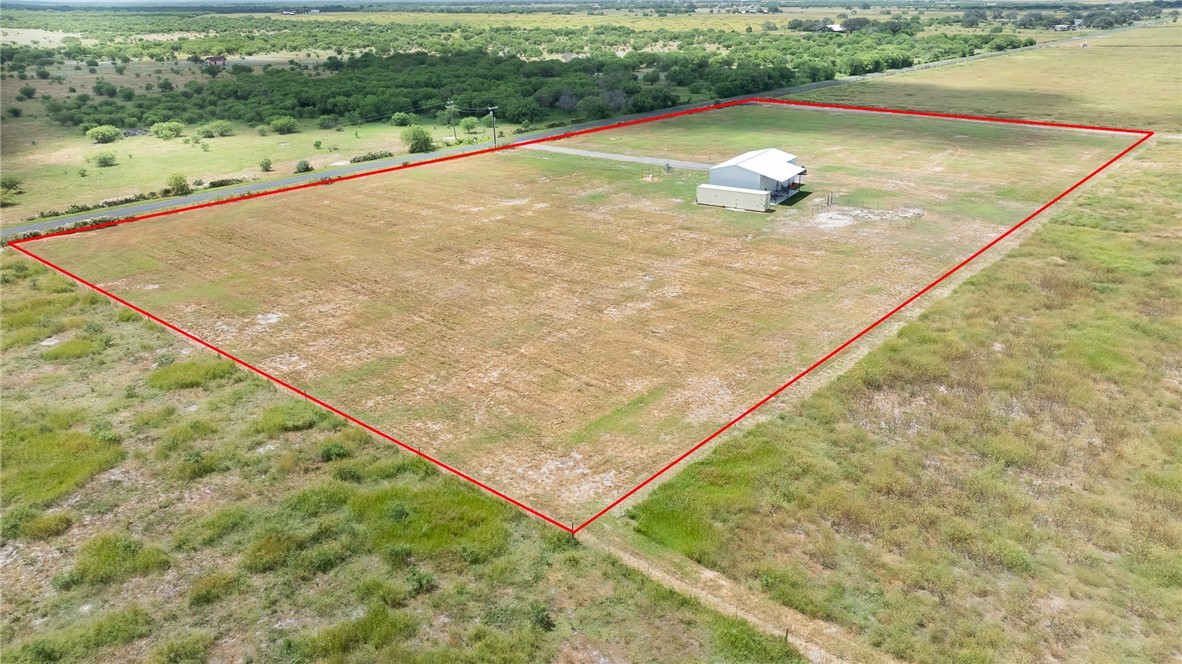 266 County Road 384 George West TX 78022