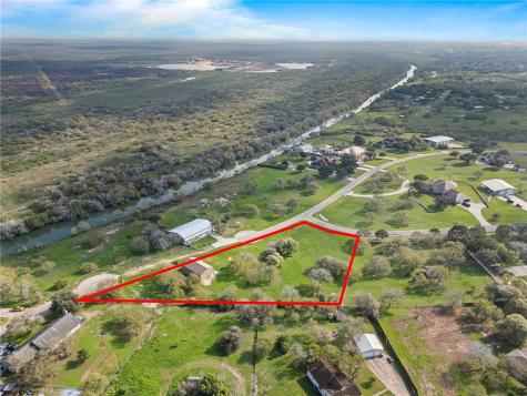 5581 River Trail Drive Robstown TX 78380
