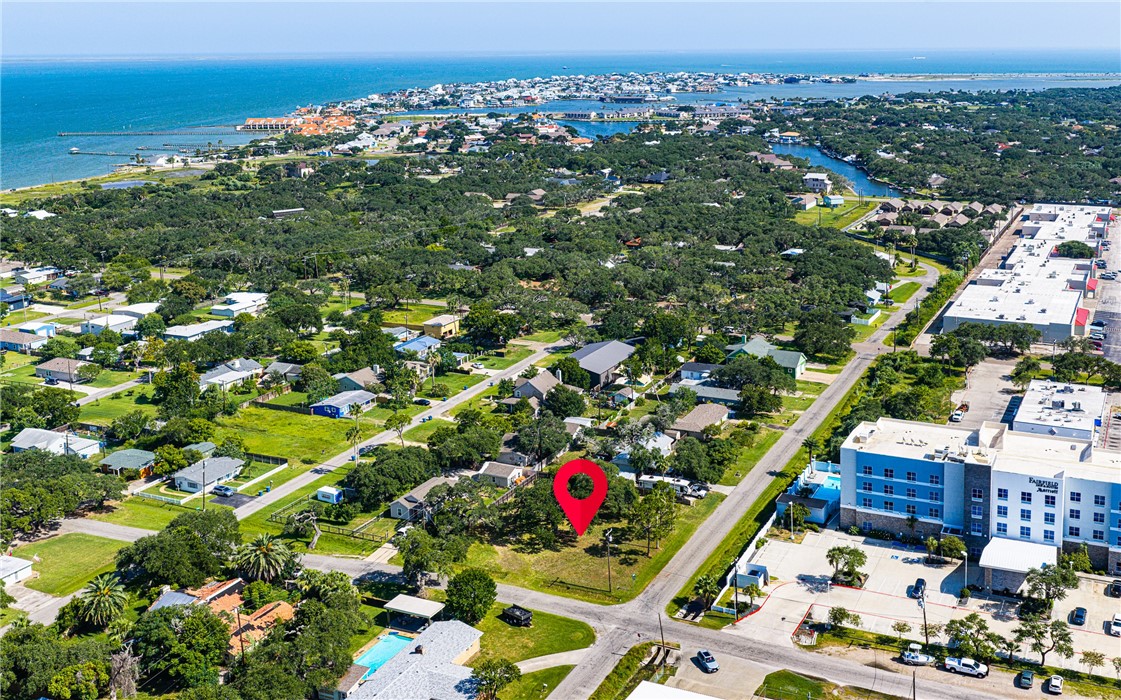 606 Fulton Avenue Rockport TX 78382