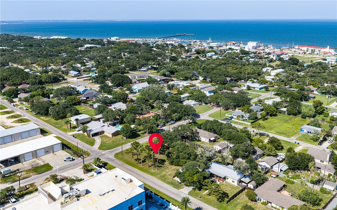 606 Fulton Avenue Rockport TX 78382