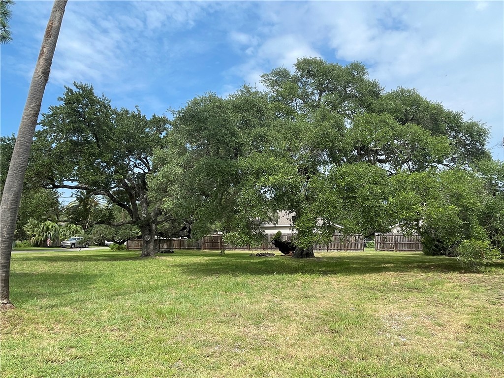 606 Fulton Avenue Rockport TX 78382