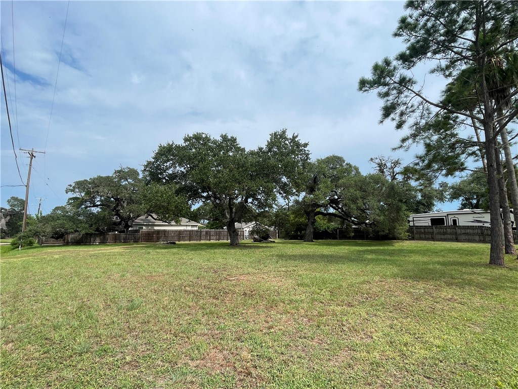 606 Fulton Avenue Rockport TX 78382