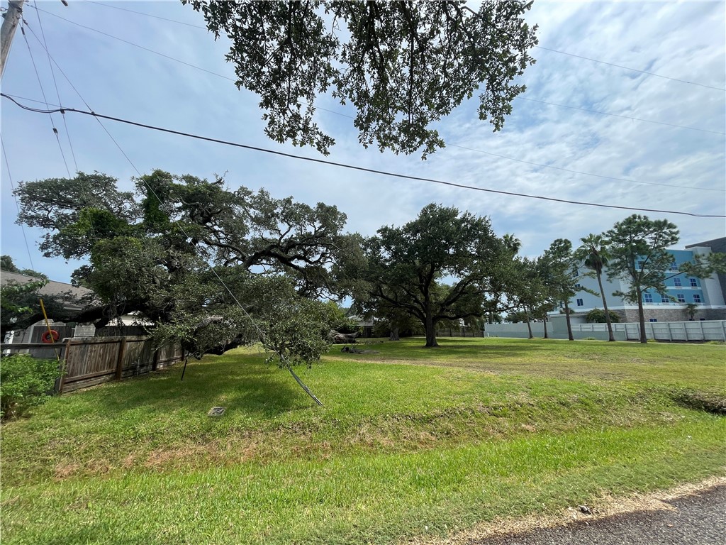 606 Fulton Avenue Rockport TX 78382