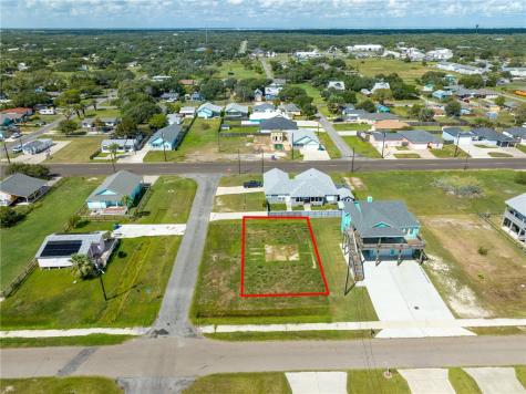 810 E James Street Rockport TX 78382