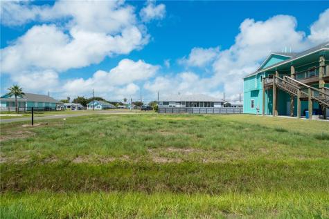 810 E James Street Rockport TX 78382
