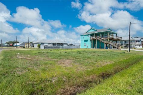 810 E James Street Rockport TX 78382