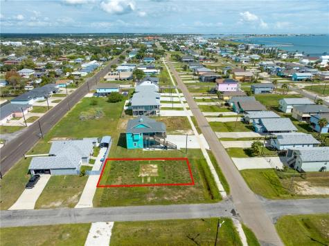 810 E James Street Rockport TX 78382