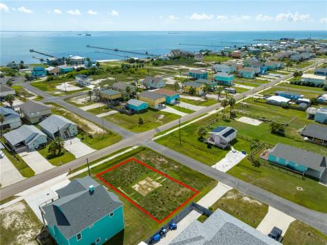 810 E James Street Rockport TX 78382