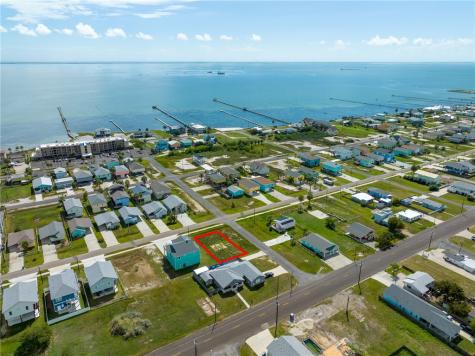 810 E James Street Rockport TX 78382