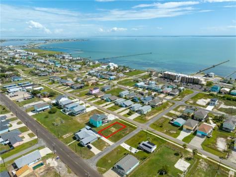810 E James Street Rockport TX 78382