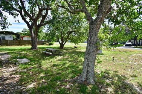 304 Traylor Avenue Rockport TX 78382