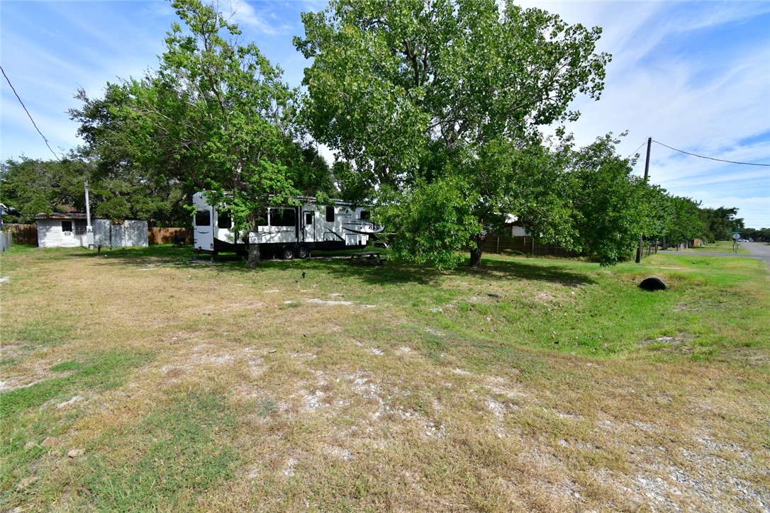 304 Traylor Avenue Rockport TX 78382