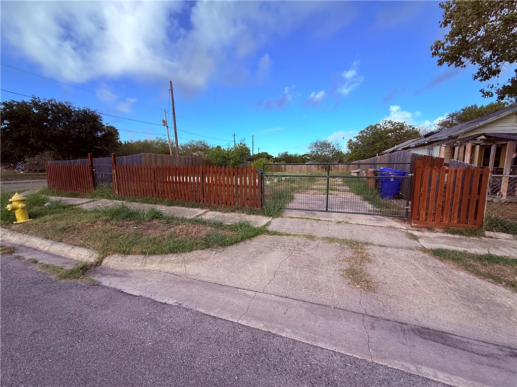 345 Cheyenne Street Corpus Christi TX 78405
