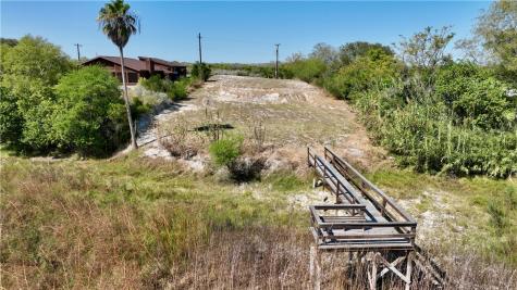 781 Carmel Drive Sandia TX 78383