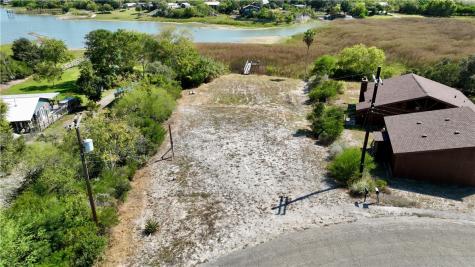 781 Carmel Drive Sandia TX 78383