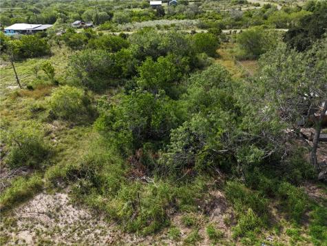 106 & 108 Navaho Sandia TX 78383