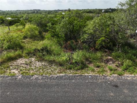106 & 108 Navaho Sandia TX 78383