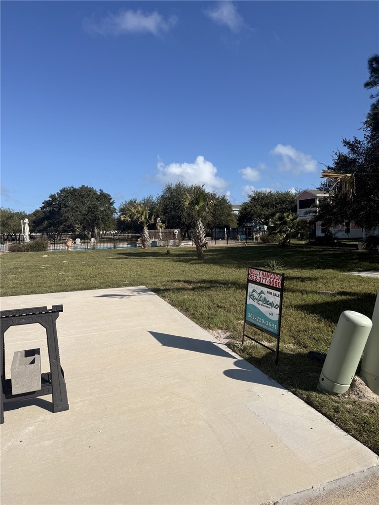 108 Frontenac Rockport TX 78382