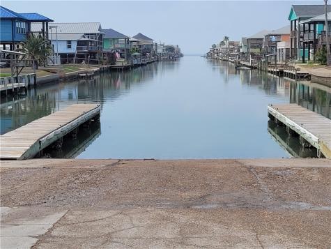130 Saint Charles W Rockport TX 78382