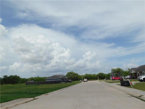 1210 Montana Street Alice TX 78332